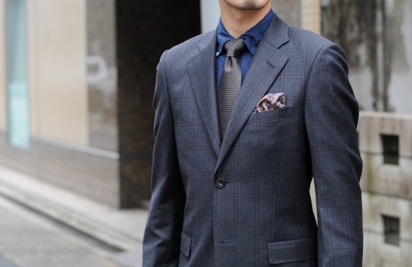 アズーロエマローネ