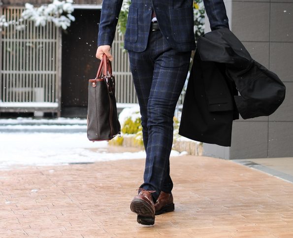 アズーロエマローネ