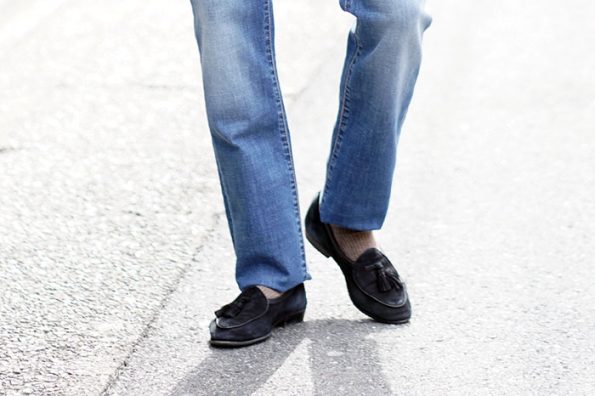 デニムに合わせる革靴