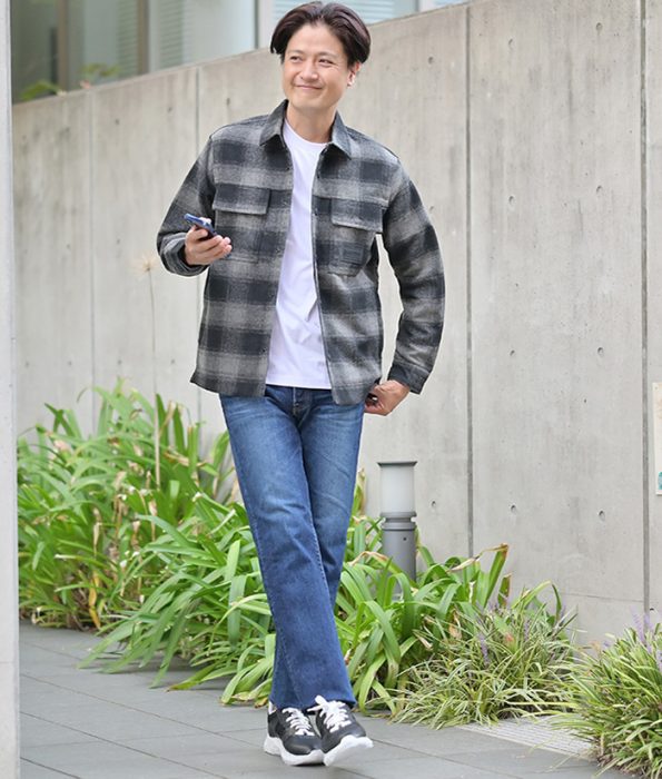 30代40代長そでTシャツコーデ