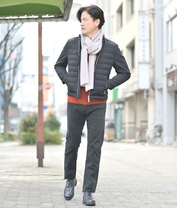 ブラックパンツコーデ