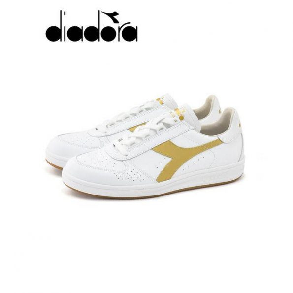 ディアドラ 白スニーカー