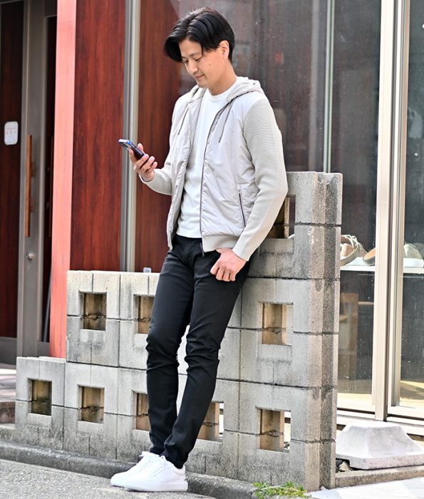 白スニーカー コーデ