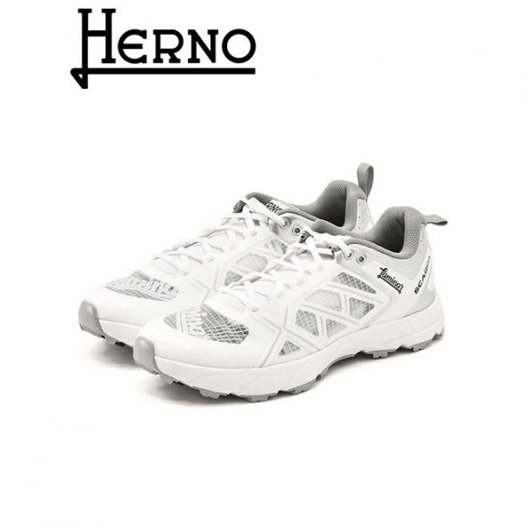 ヘルノ 白スニーカー