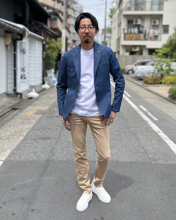 ジャケット デニム コーデ