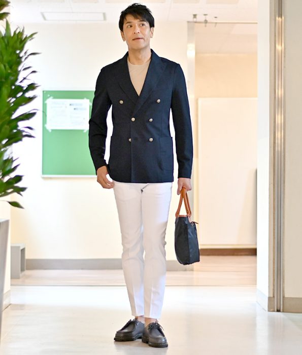 ネイビージャケットコーデ