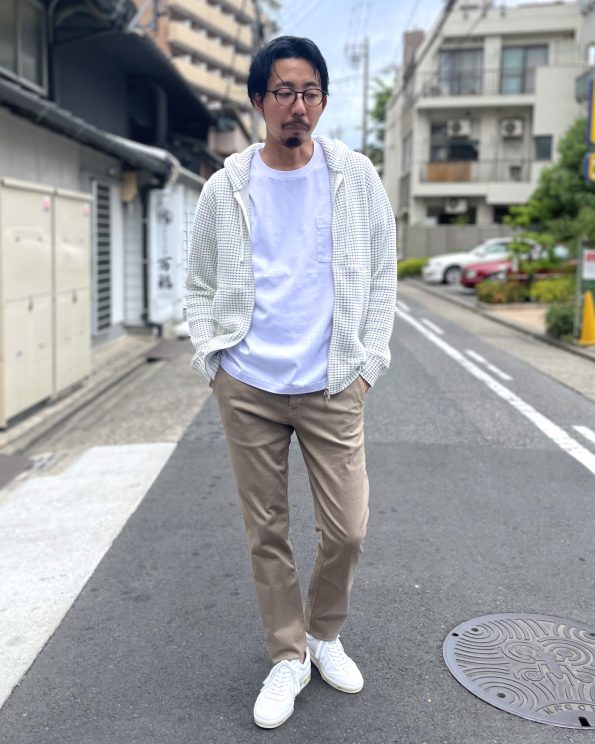 チノパンコーデ メンズ