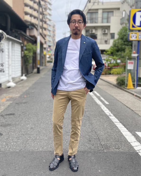 チノパンコーデ メンズ