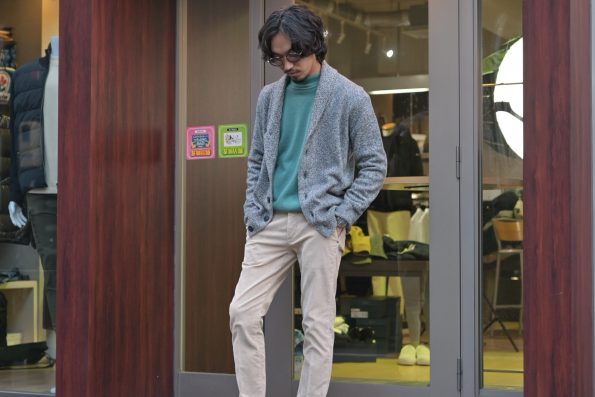 コーデュロイパンツコーデ