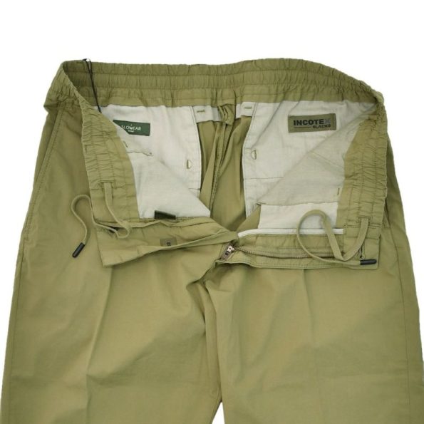 カーキパンツ 着回し メンズコーデ