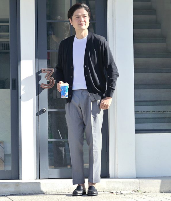 淡い色 メンズコーデ