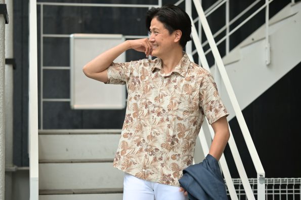 ジャンネット/GIANNETTOの半袖開襟シャツ、MARACAIBO/マラカイボ、オープンカラーの着こなし、ジャケットを脱いだ時