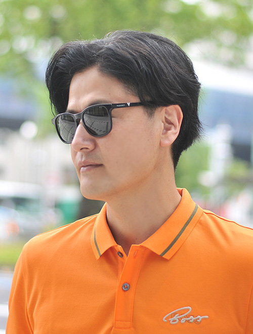 ブラックでスタンダードなフォルムがオススメポイントのヴュアルネのサングラス