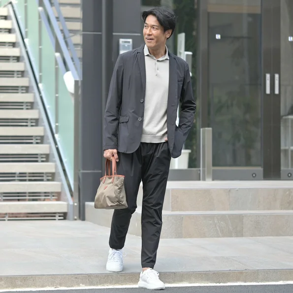 フェリージのミニトートバッグを使用したコーディネート