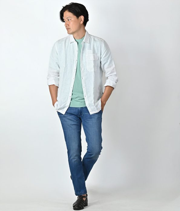 リプレイのホワイトシャツを使ったアラフォーアラフィフ世代の夏の大人コーディネート