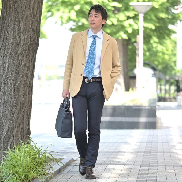 フィンジャックのテーラードニットジャケットを使ったコーディネート