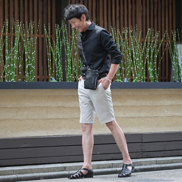 暑い夏は避暑地へプチ旅デートに行くハーフパンツスタイル