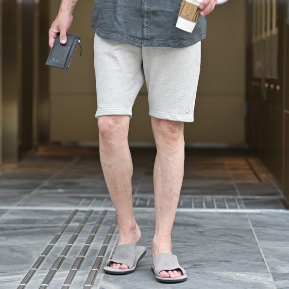 近所の喫茶店に赴くハーフパンツコーデ