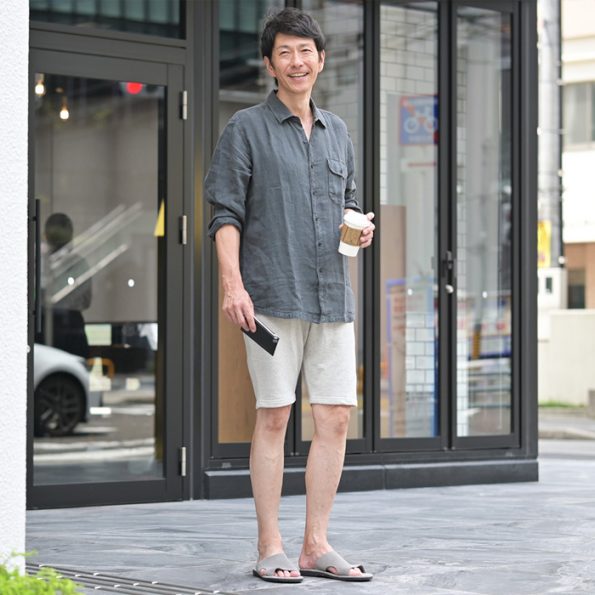 近所の喫茶店に赴くハーフパンツコーデ