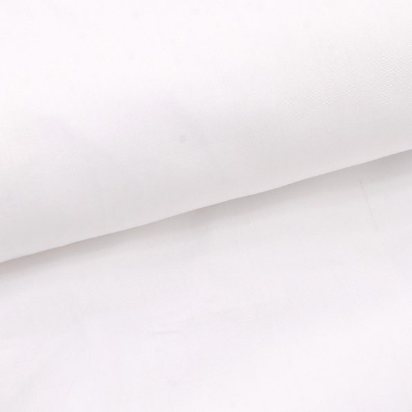 フィナモレが採用したカルロリーバ社の最高級ホワイト生地