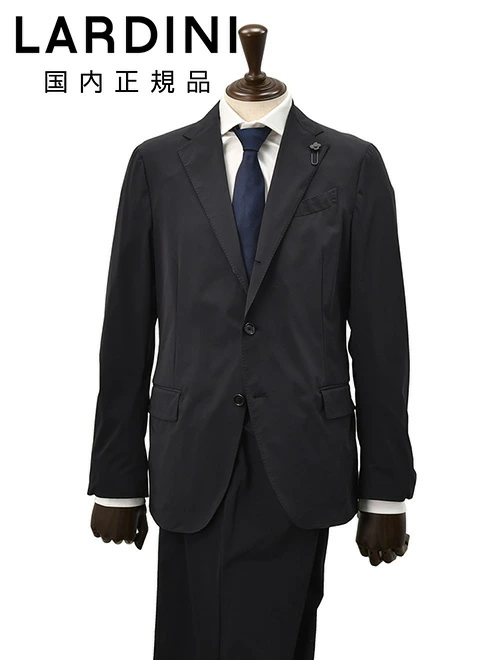 スマートなセットアップスーツが主流となっていた今年の傾向