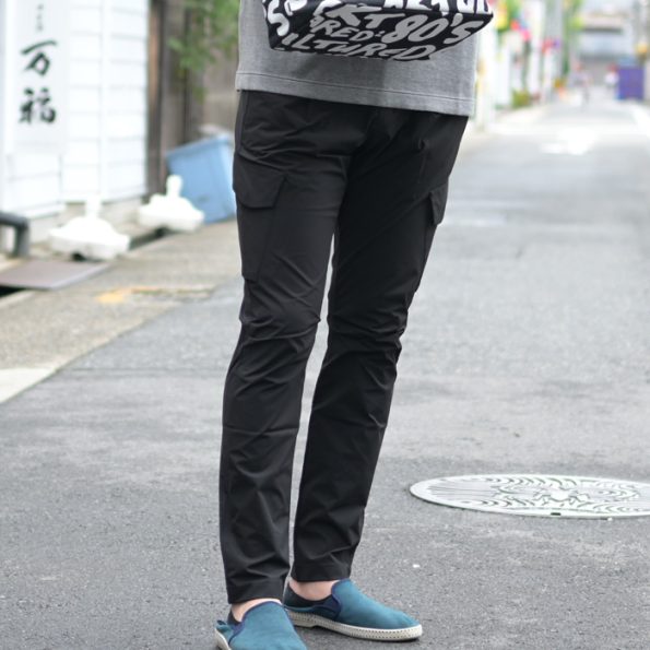 夏でもガンガン穿ける大人の休日に必須なアクテイブ楽パンツ