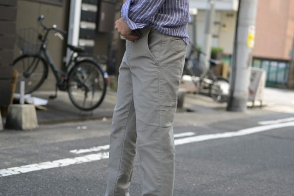 大人の男性のネイビージャケットコーデ