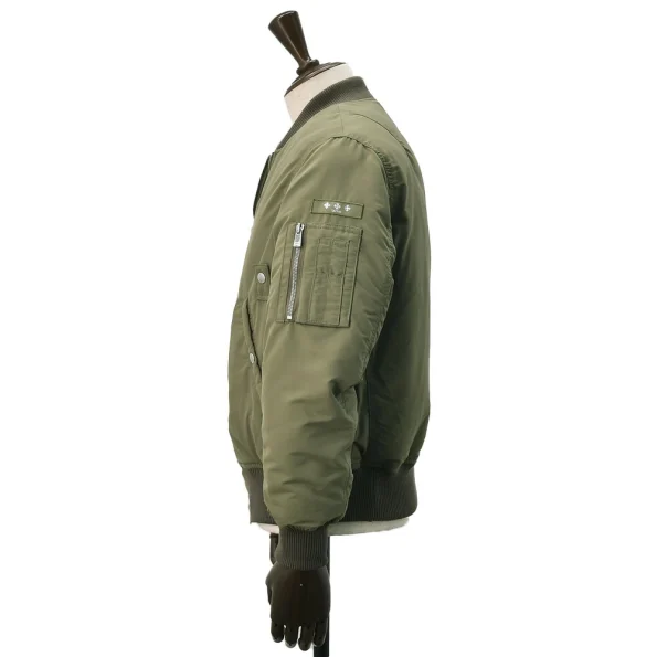 MA-1を代表するディティールのひとつである袖のシガーポケット