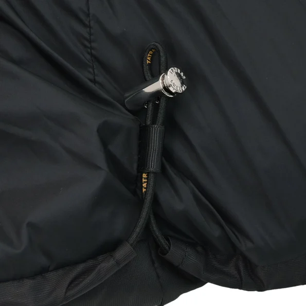 裾からの冷気を遮断する裾ドローコード