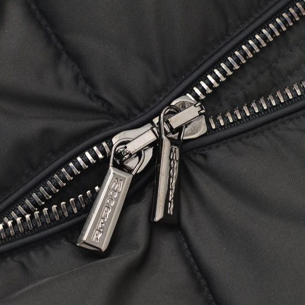 ダブルジップフロントで利便性が高いMooRER / ムーレーのダウンベストFIRE / フェイヤー