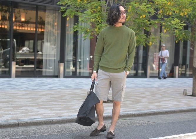 FILIPPO DE LAURENTIIS / フィリッポ・デ・ローレンティスのサマーニットとREPLAY / リプレイ カーゴハーフパンツを使った大人ミリタリー