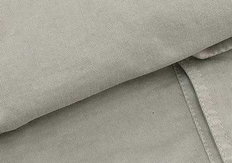 本格的な素材感を残したナチュラルな風合い