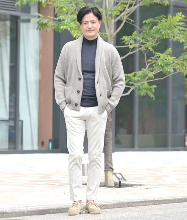 ショールカラーカーディガンを使った40代50代メンズの上品カジュアルスタイル