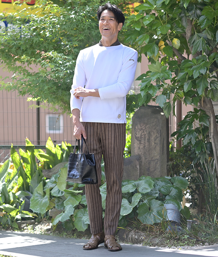 この夏ストライプ柄のパンツでスタイリッシュに