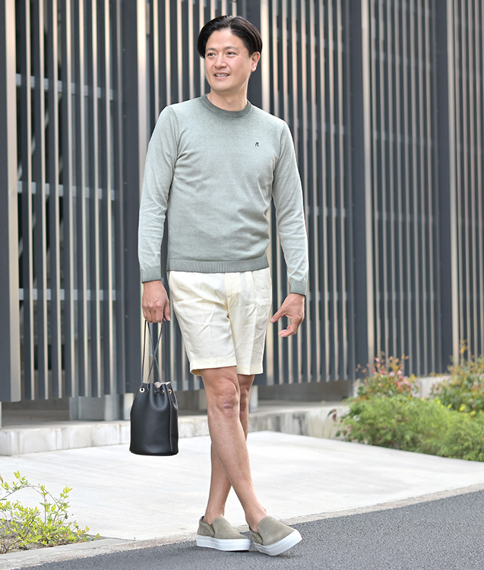脱力しすぎない、上品ショーツスタイル