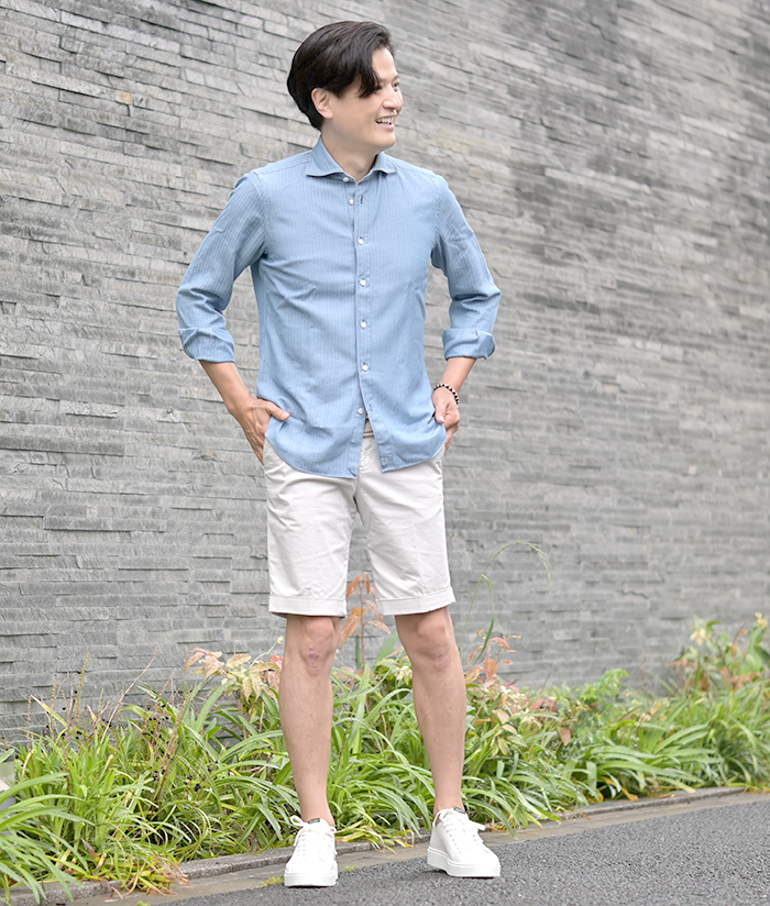 爽やかさと品をまとった大人の夏スタイル