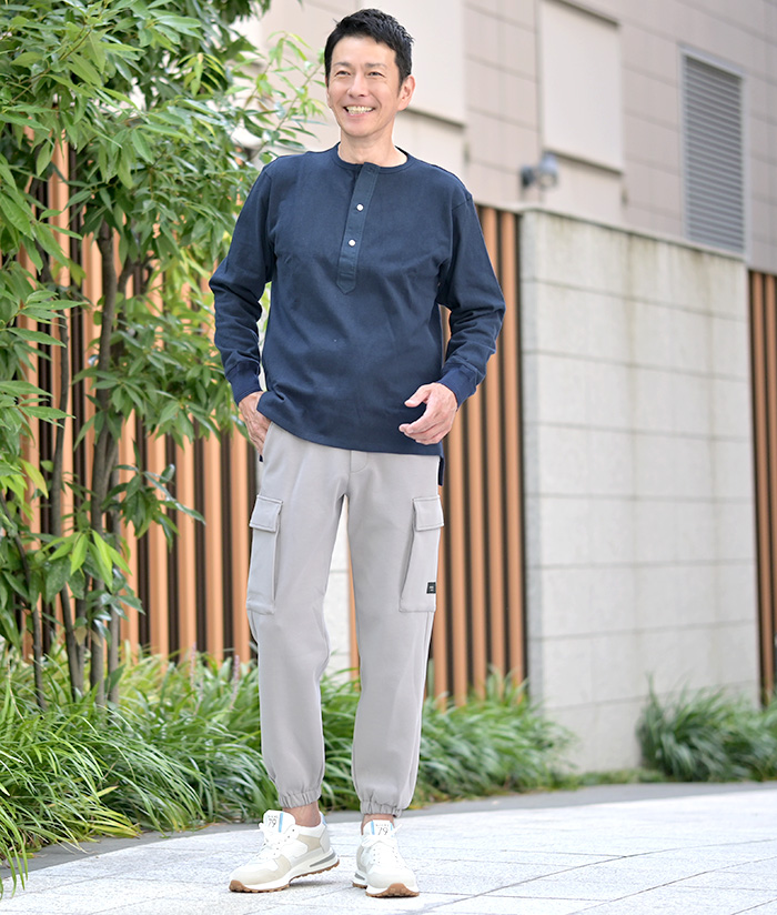 大人の休日コーデはリラックスカジュアル