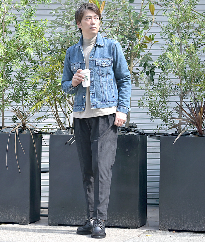 デニムジャケットで格上げする大人カジュアル