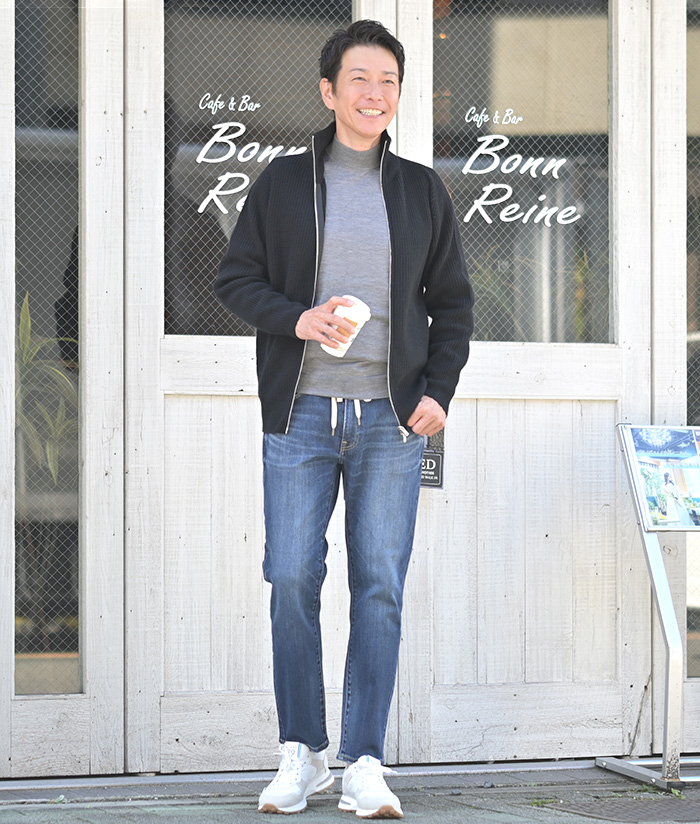 ニットブルゾンで叶える、大人の都会派カジュアル