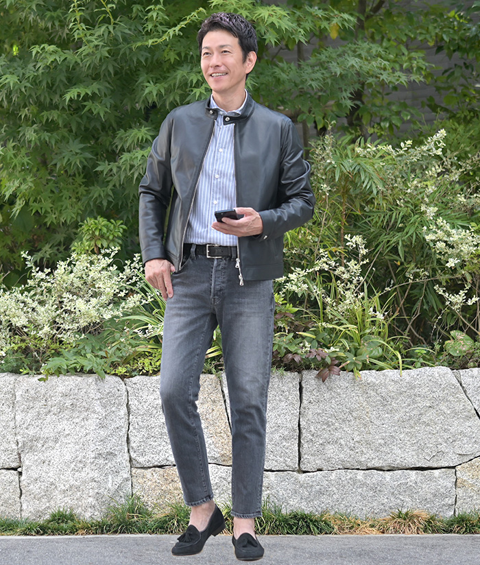 シンプルなのに洒落て見える、大人のレザージャケットコーデ