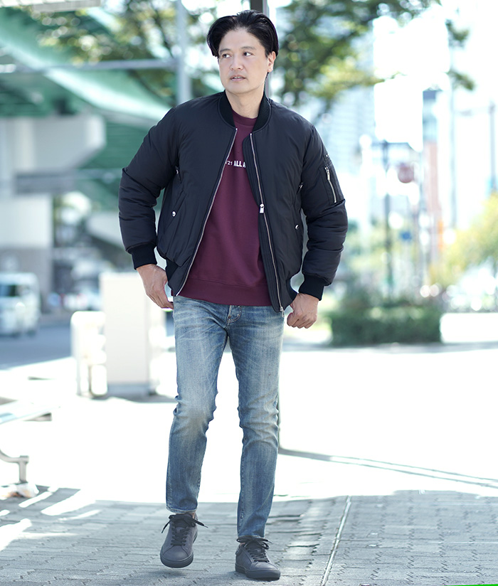 軽やかに着こなす大人のMA-1スタイル