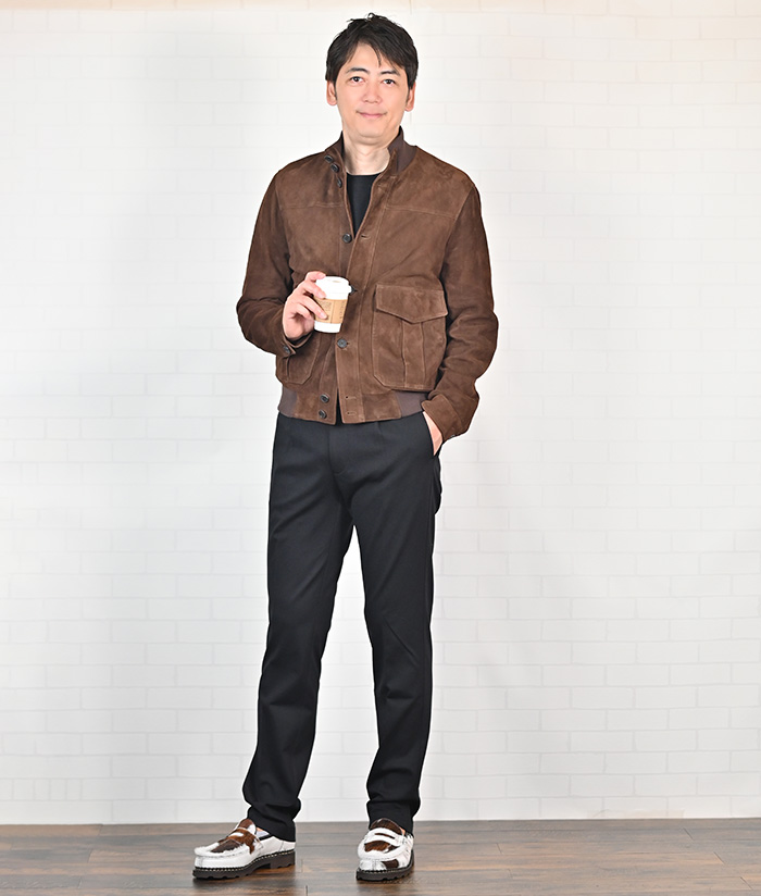 力を抜いても美しい。EMMETIのレザーブルゾン