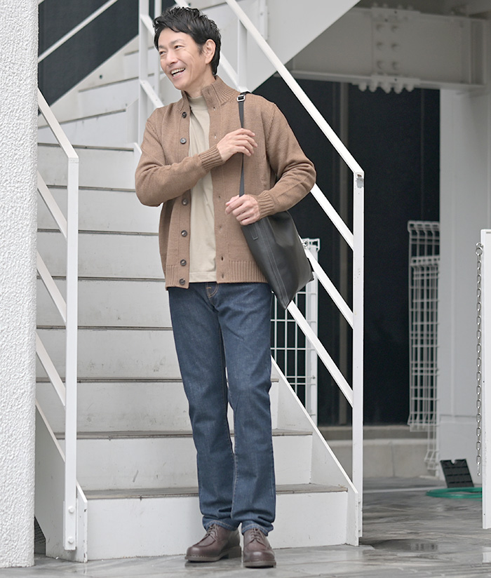 “優しげブラウン”で魅せる週末スタイル