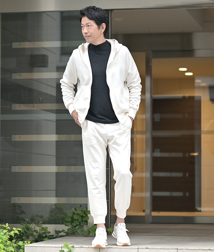 TATRASのセットアップでリラックススタイル