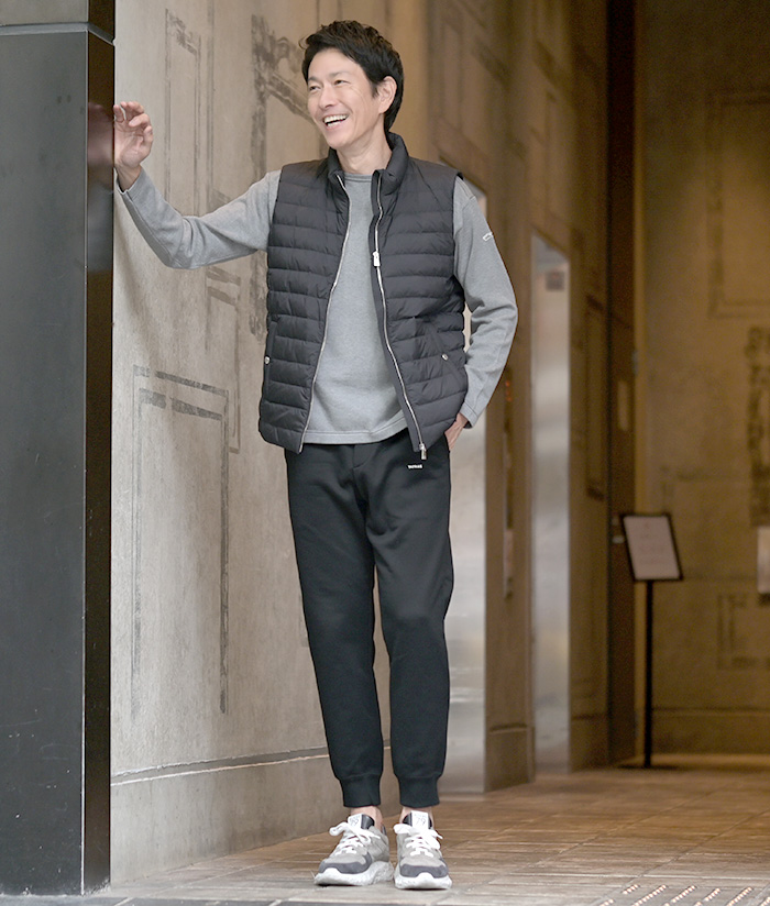 ラクなのにカッコいい。大人のための上品スポーティ