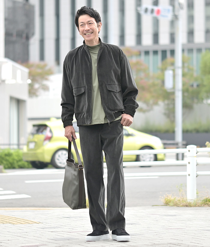 渋み×柔らかさ。大人に似合うアースカラーコーデ