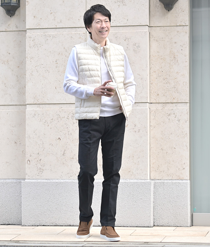 軽やかで品のある冬のホワイトコーデ