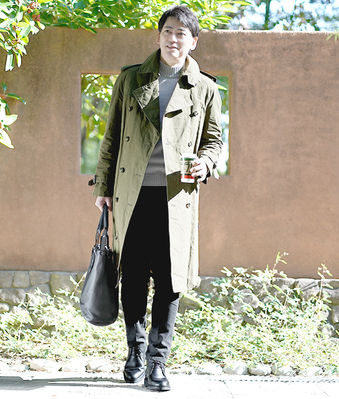 休日の余裕を着こなす、大人のカフェスタイル