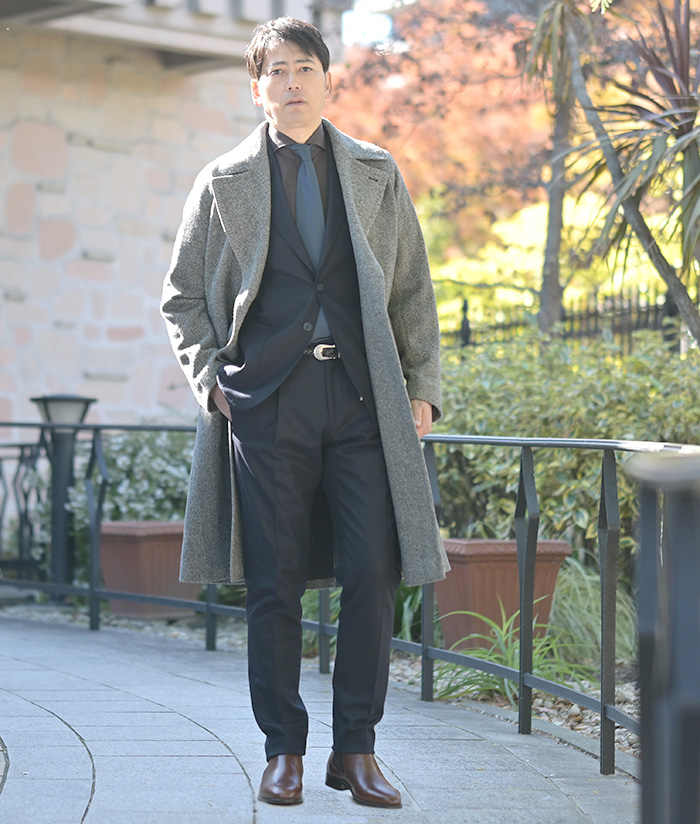 大人の余裕が香るコートスタイル