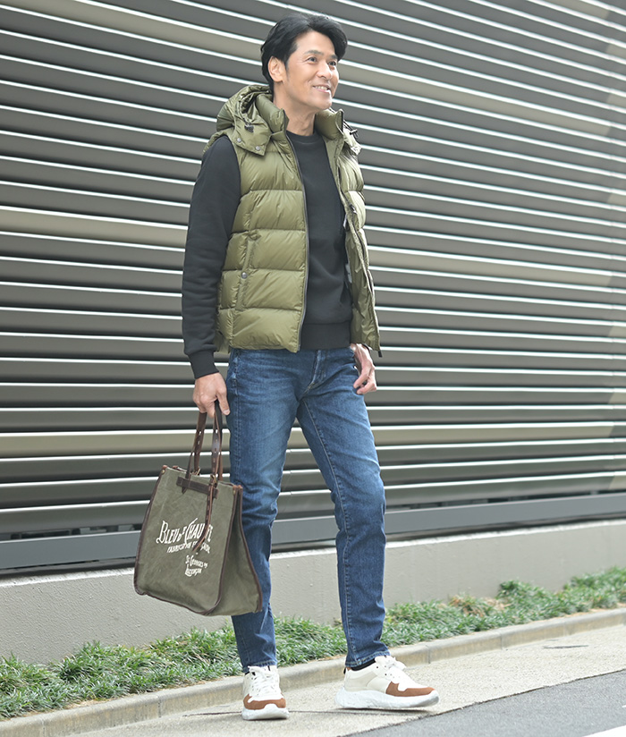 スポーティすぎない大人のダウンベスト